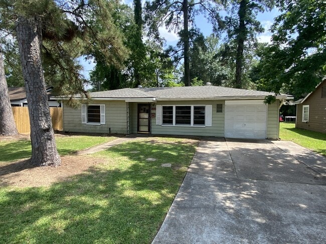 Building Photo - 3825 Hyde Park Row