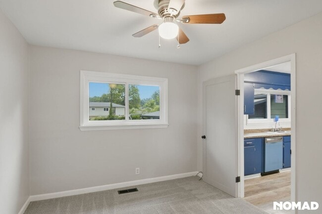 Photo - 1322 W Sherry Dr