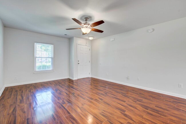 Photo - 138 Thistle Rd