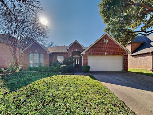 FANTASTIC HOME IN FLOWER MOUND! - FANTASTIC HOME IN FLOWER MOUND!