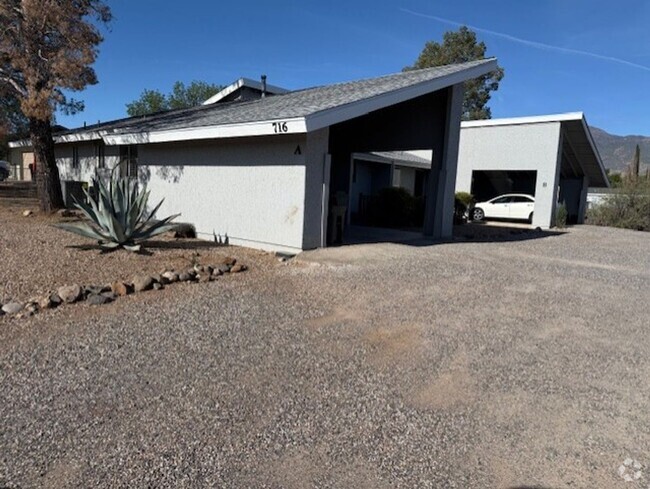 Building Photo - 2 Bedroom 2 Bath Contact Property Pros Pro... Rental