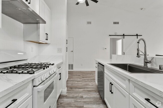 Building Photo - UPGRADED ONE BEDROOM OASIS IN GATED COMMUNITY Rental