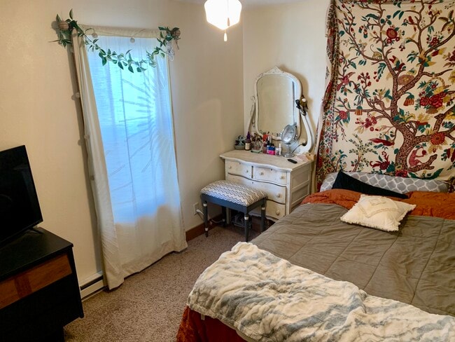 Photo - 1023 E Madison St