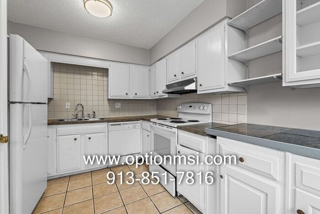 Freshly updated townhome in KCK