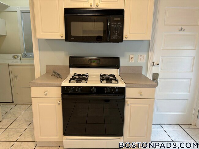 Photo - 18 Bigelow St Unit 1