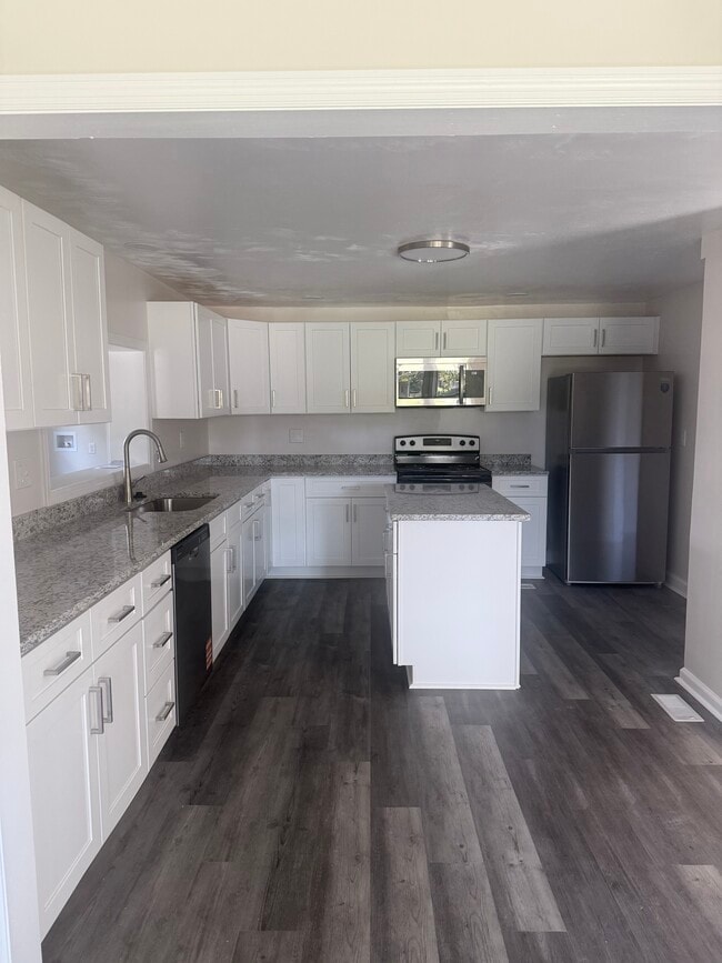 Building Photo - 700 Cardover Ave Rental