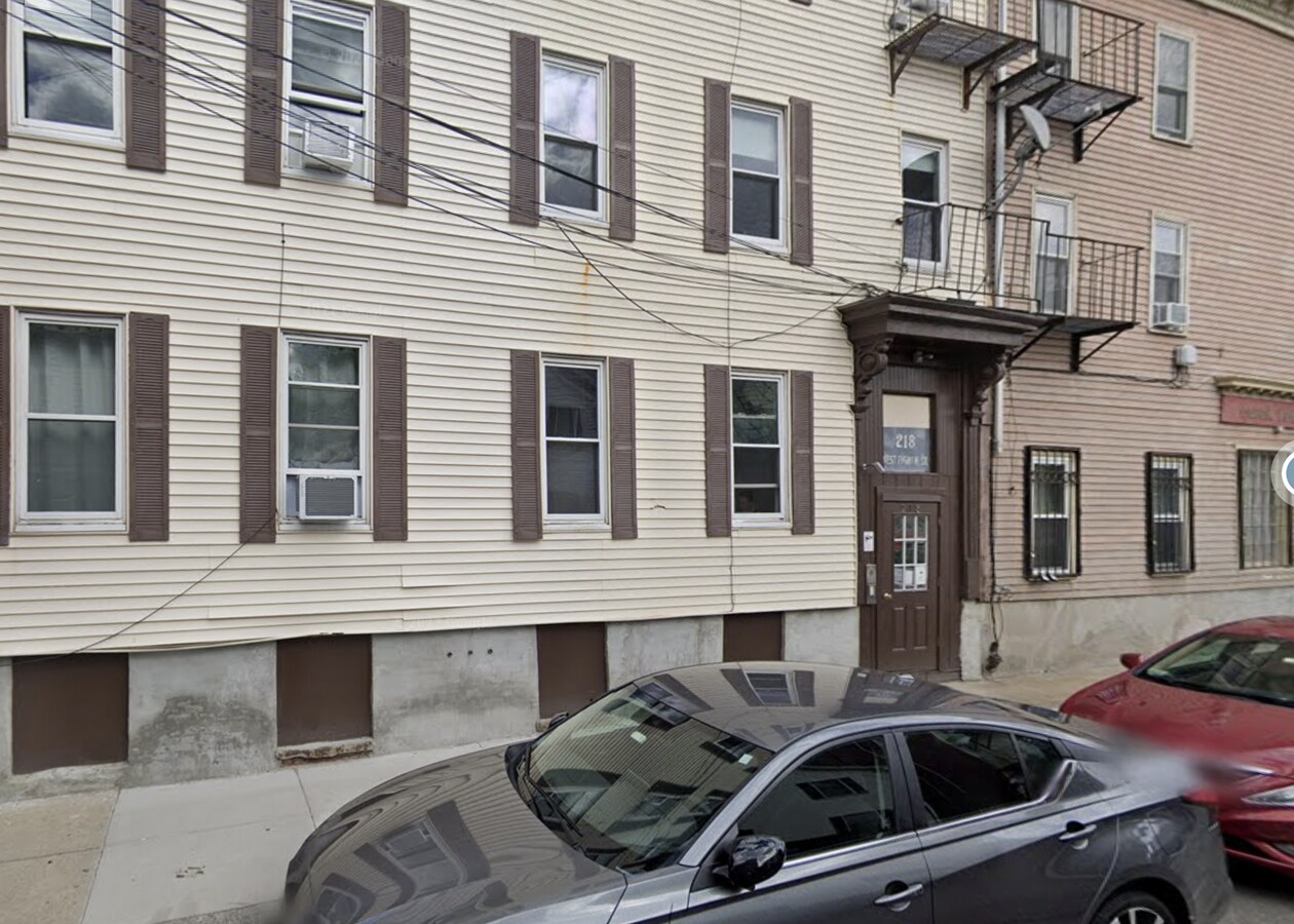 Photo - 218 W 8th St Apartments Unit 3