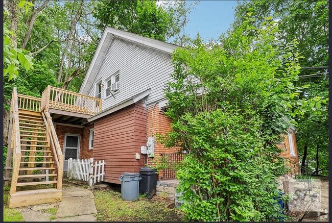 Building Photo - 624 Frayne St Unit Apt #2