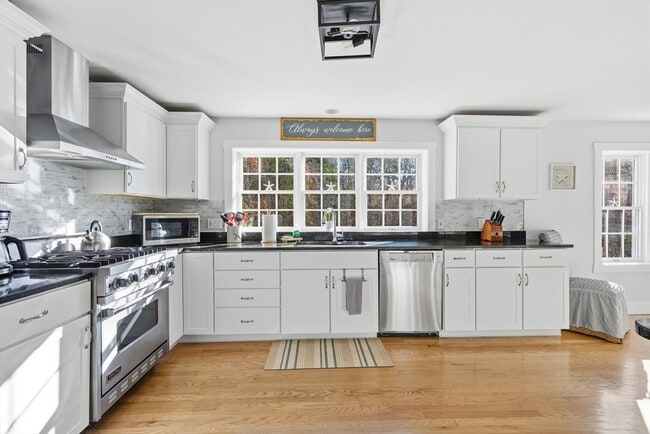 Photo - 578 Huckins Neck Rd