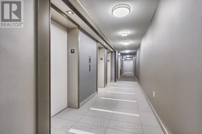 Photo - 75 Oneida Crescent Unité 1806