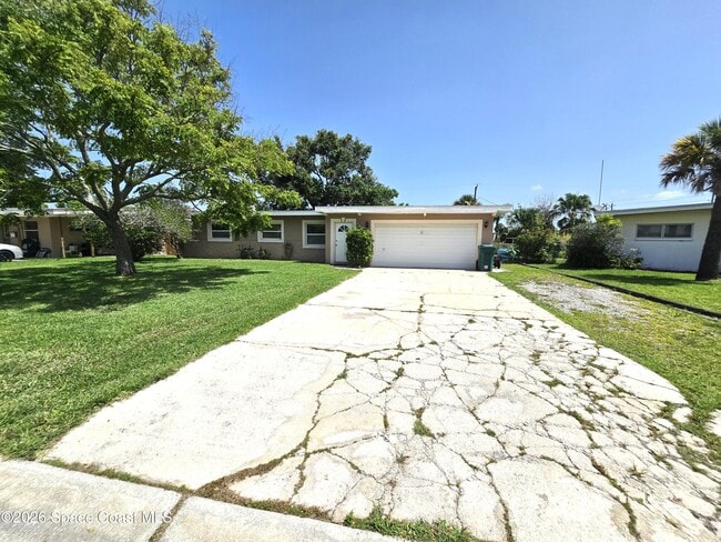 Photo - 210 Juniper Ave