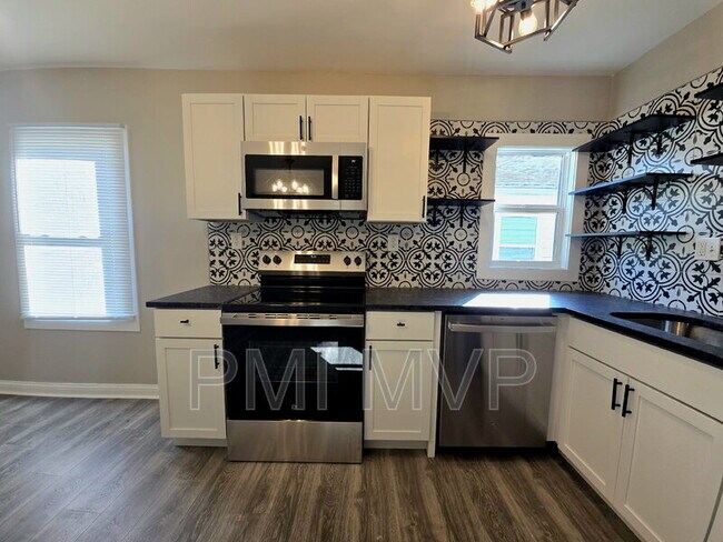 Photo - 1805 Mooberry St