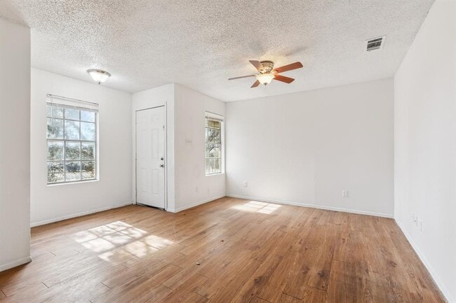 Building Photo - 5000 Weidemar Ln Unit C