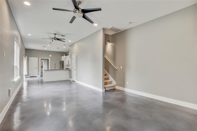 Photo - 5109 Lott Ave