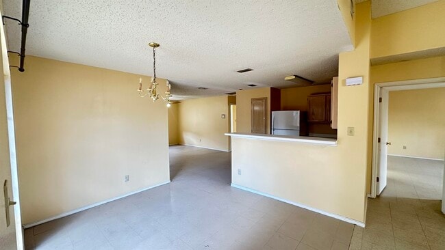 Photo - 1028 Merrimack Loop