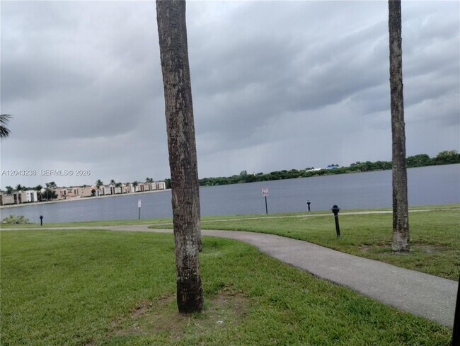 Photo - 15509 N Miami Lakeway Unit 102