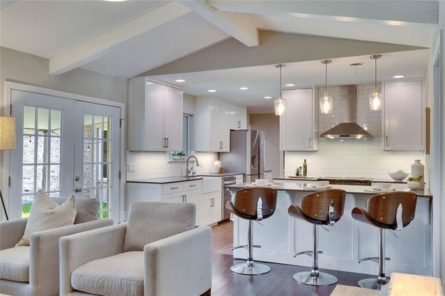 Photo - 2905 Greenlawn Pkwy