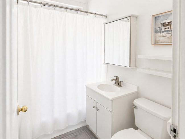 Building Photo - 3600 N Claremont Ave Unit #  0A3