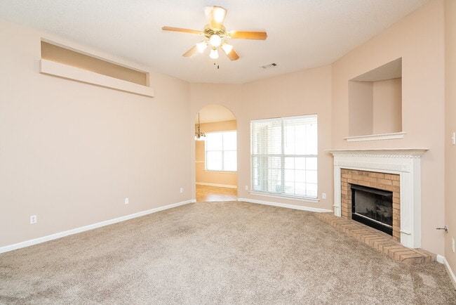 Photo - 155 Garden Springs Dr