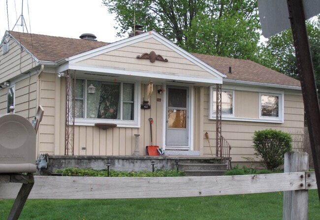 Photo - 454 Mountainview Ave