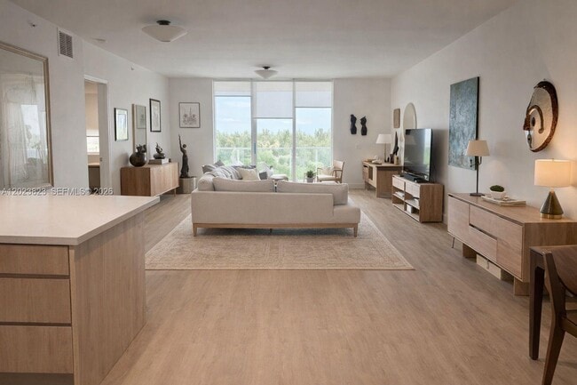 Building Photo - 15051 Royal Oaks Ln Unit 904
