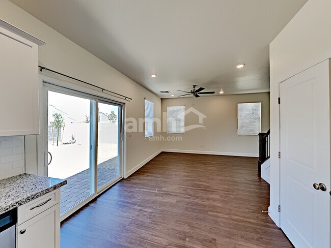 Photo - 1522 Garden Swing Ave