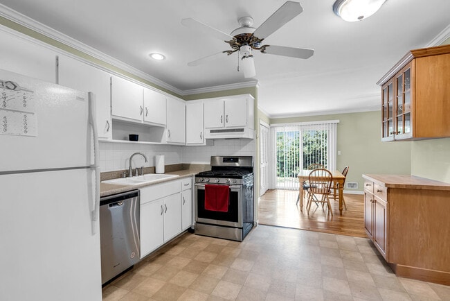 905 Kitchen and Dining - 905 Curtis Ave Unit 905 Curtis Avenue