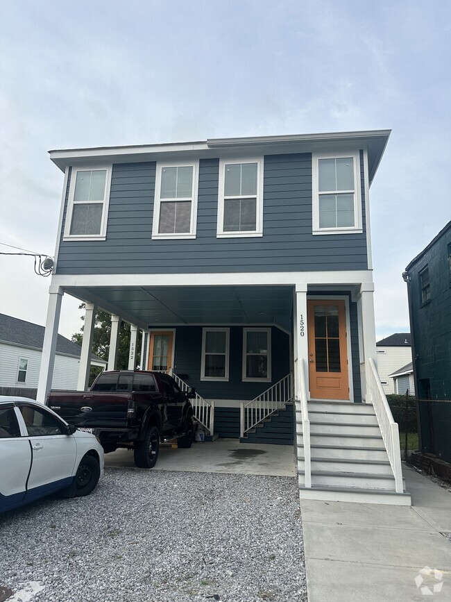 Building Photo - 1520 Sere St Rental