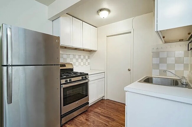 Photo - 205 Allen St Unit 10
