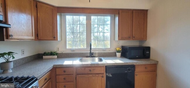 Photo - 10 Woodfield Dr