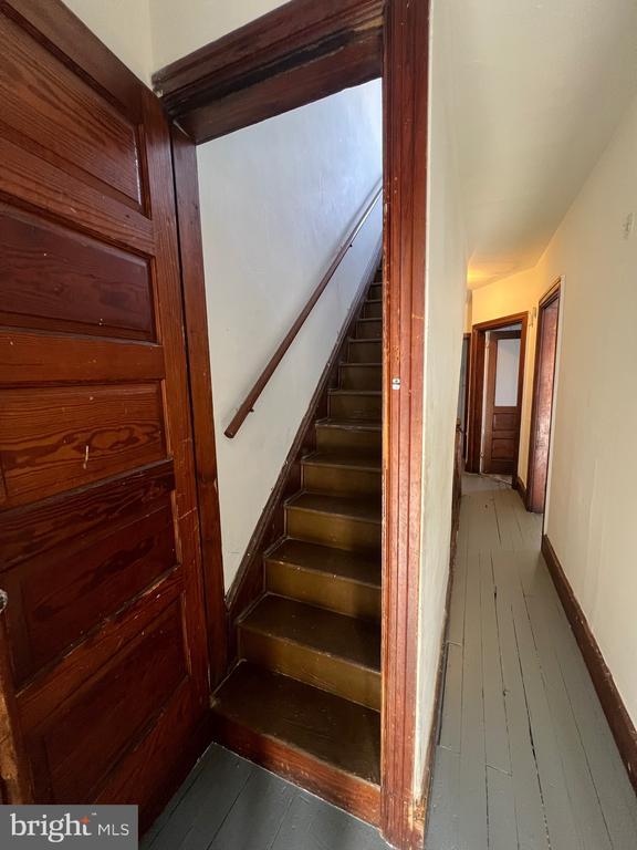 Photo - 347 E King St