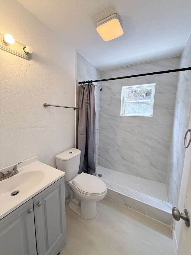 Photo - 2-Bedroom and 2-Bathroom