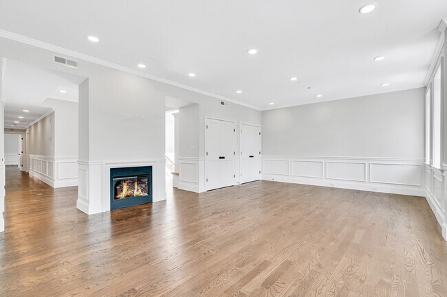 128 Longwood Ave