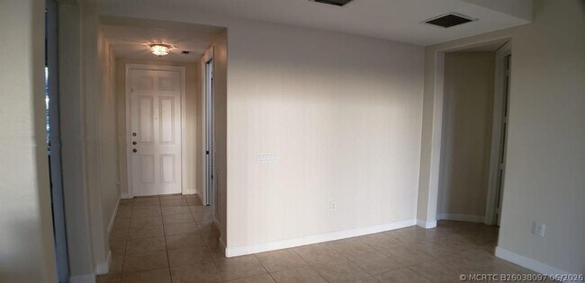 8207 NW 128th Ln Unit 18-b