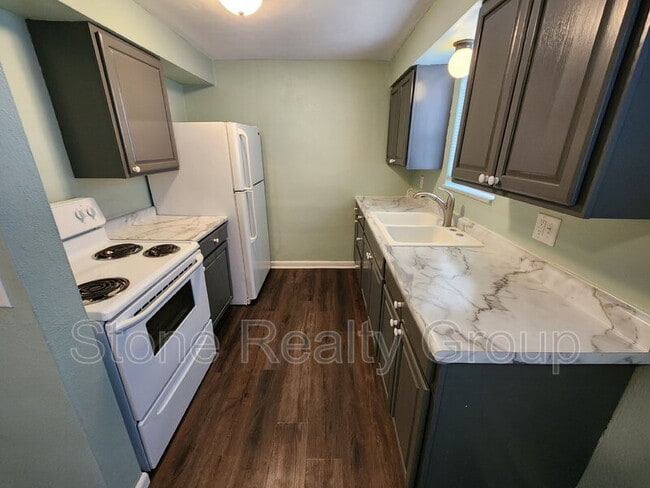 Photo - 3877 E Beulah Ave