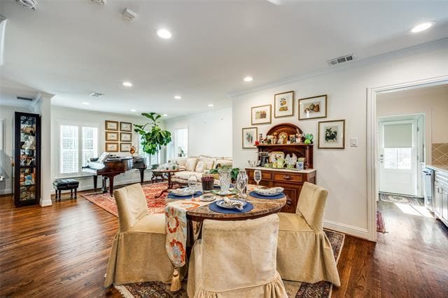 3105 Mockingbird Ln