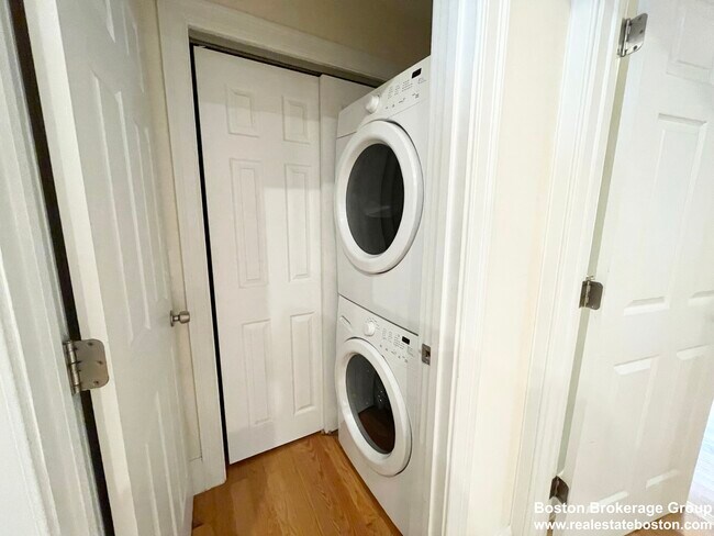 Photo - 31 Edison Grn