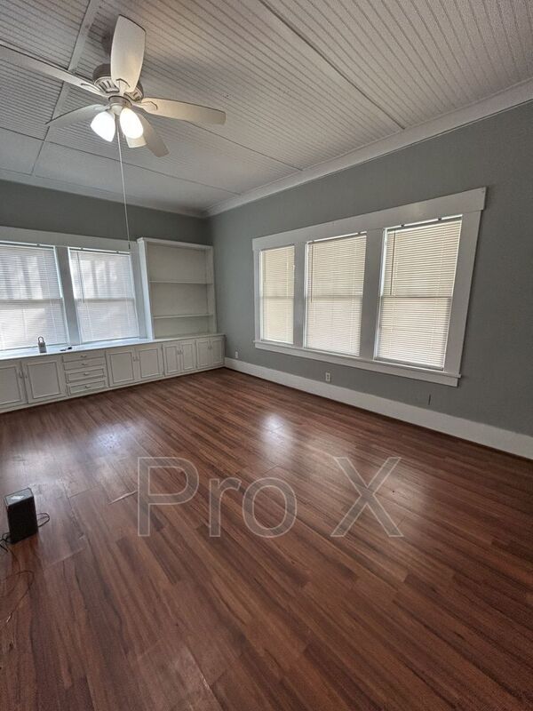 Photo - 112 Potlizer