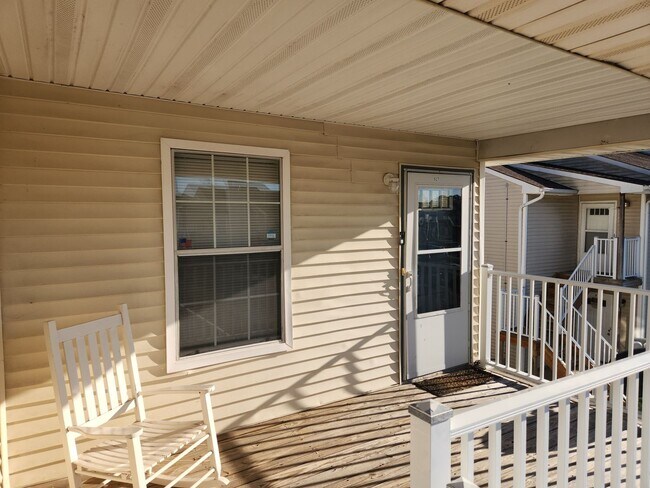 Sweet 2nd Story Condo - NEWPOINTE CONDO - Sweet 2nd Story Condo - NEWPOINTE CONDO