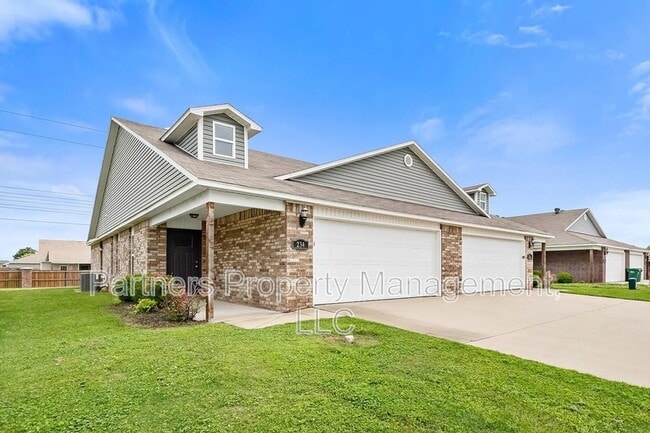 Building Photo - 234 E Anabranch Ct