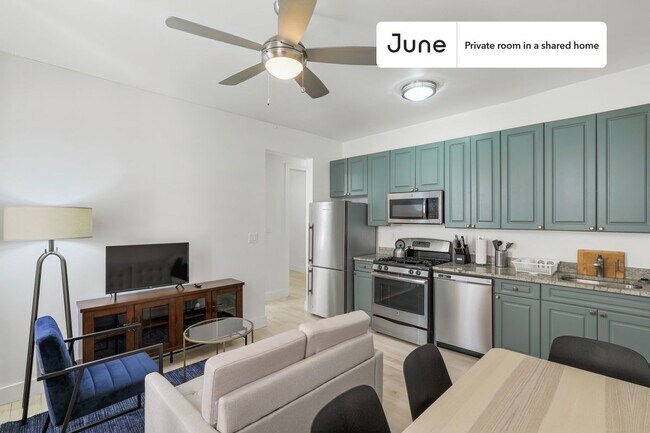 Room in Shared 4 bed/2 bath home in West Harlem