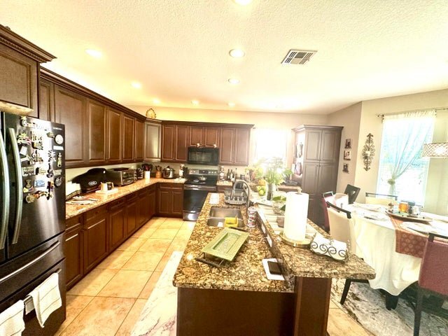 Photo - 9205 Dupont Pl