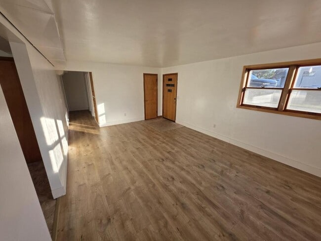 Photo - 1620 Hanaford Ave