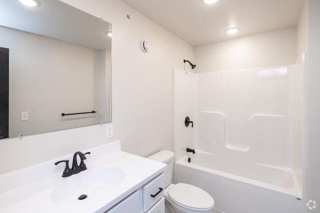 2BR, 2BA - 963SF - Second Bathroom