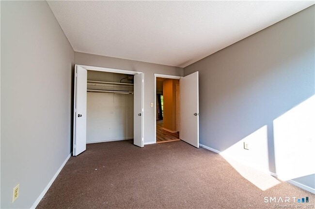 Photo - 140 Woodvale Dr Unit E