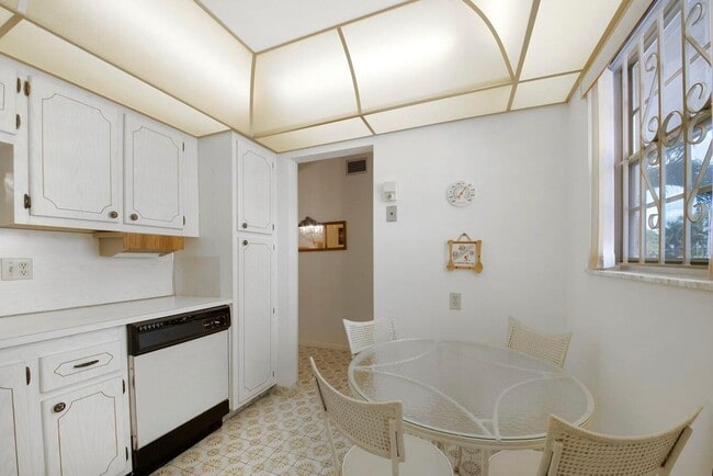 Photo - 500 NE 12th Ave Unit 202