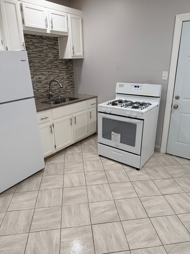 Photo - 748 E 28th St Unit 1