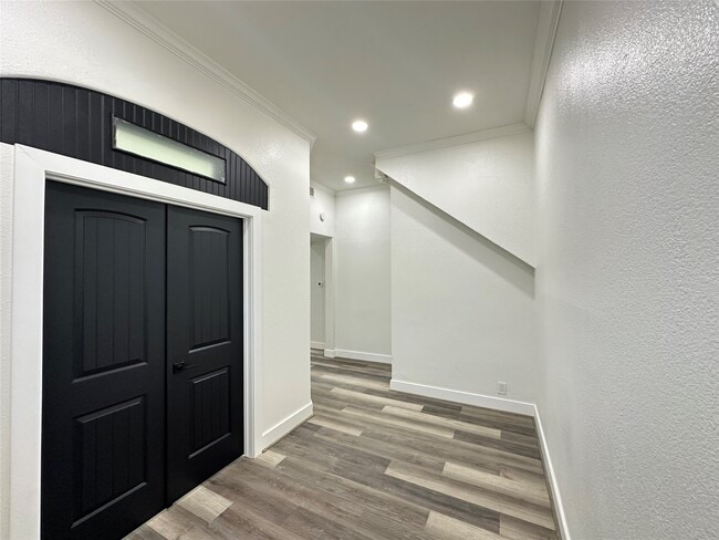 Photo - 2001 29th St Townhome