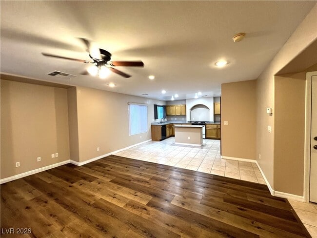 Photo - 7327 Laburnum St