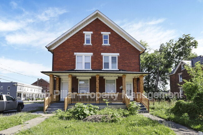 Building Photo - 1546 Granville St Rental